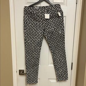 GAP 1969Black and White Geometric Legging Jean. Women’s. Size 29. NWT.